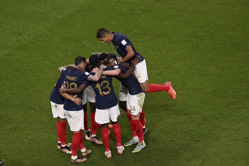 熬夜喝酒看足球世界杯,熬夜喝酒看球赛