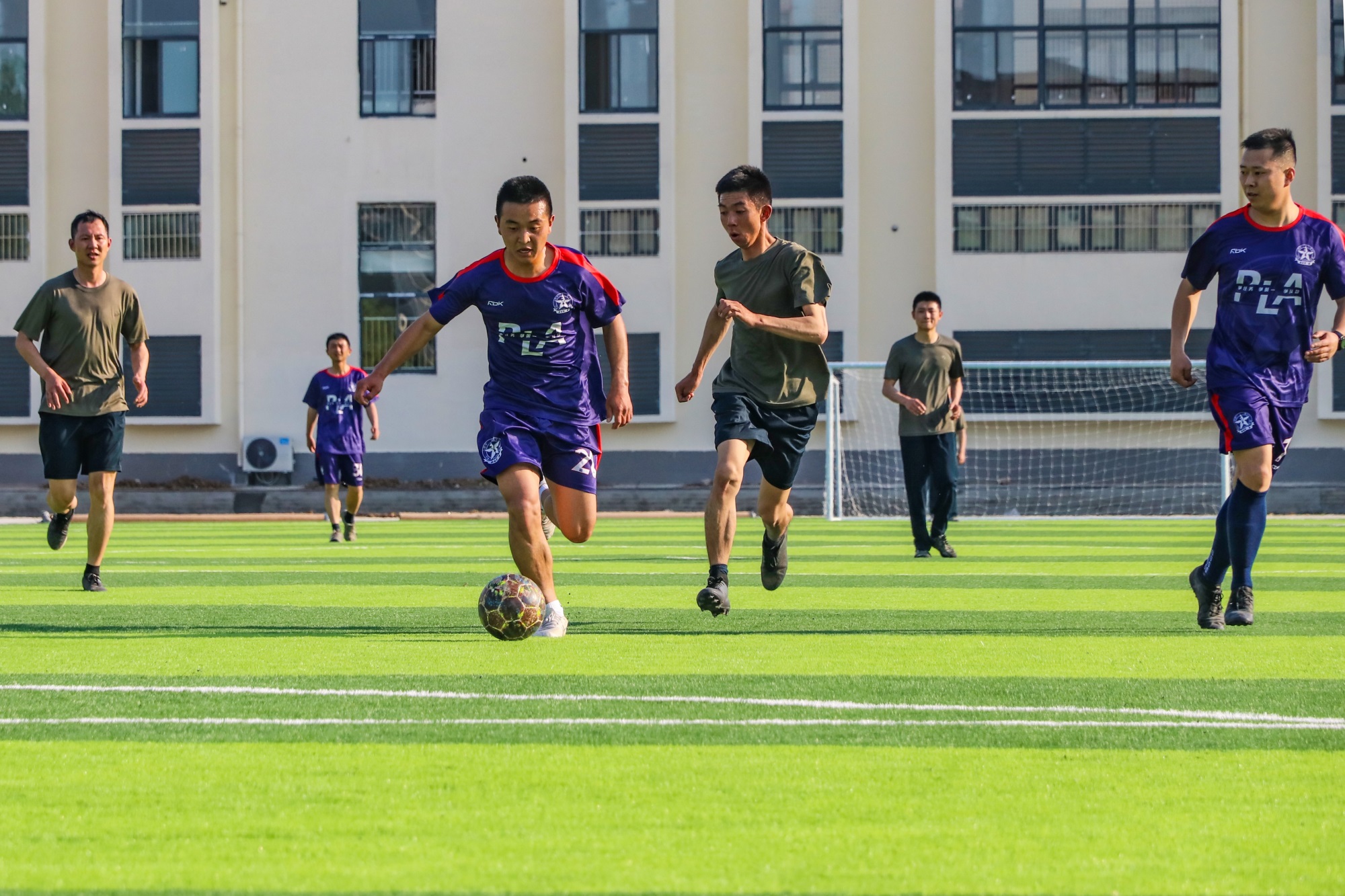 第71集团军：欢声笑语庆国庆，群众性文化活动暖兵心！