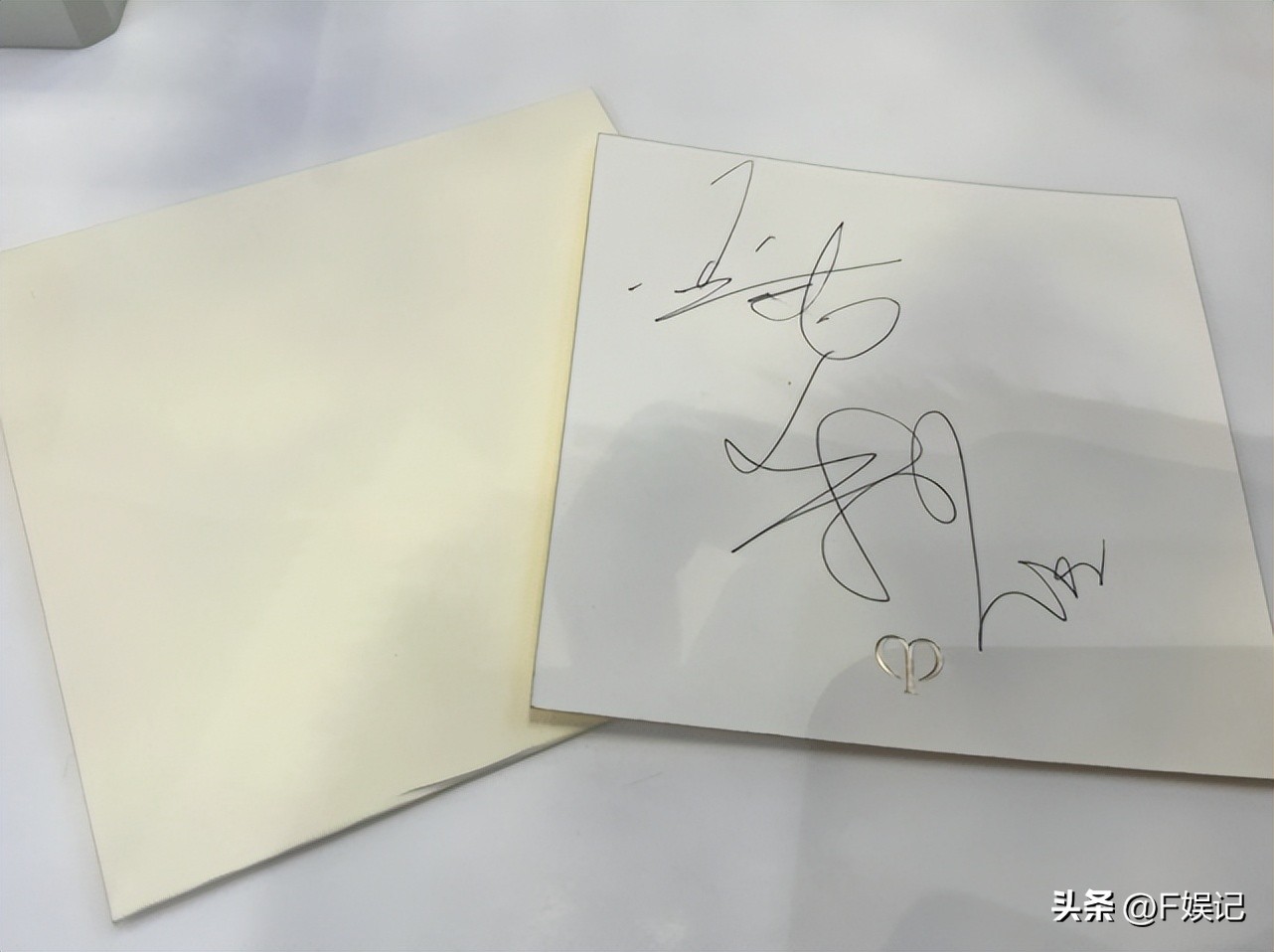 陈小春应采儿逛街 (陈小春陪应采儿逛街)