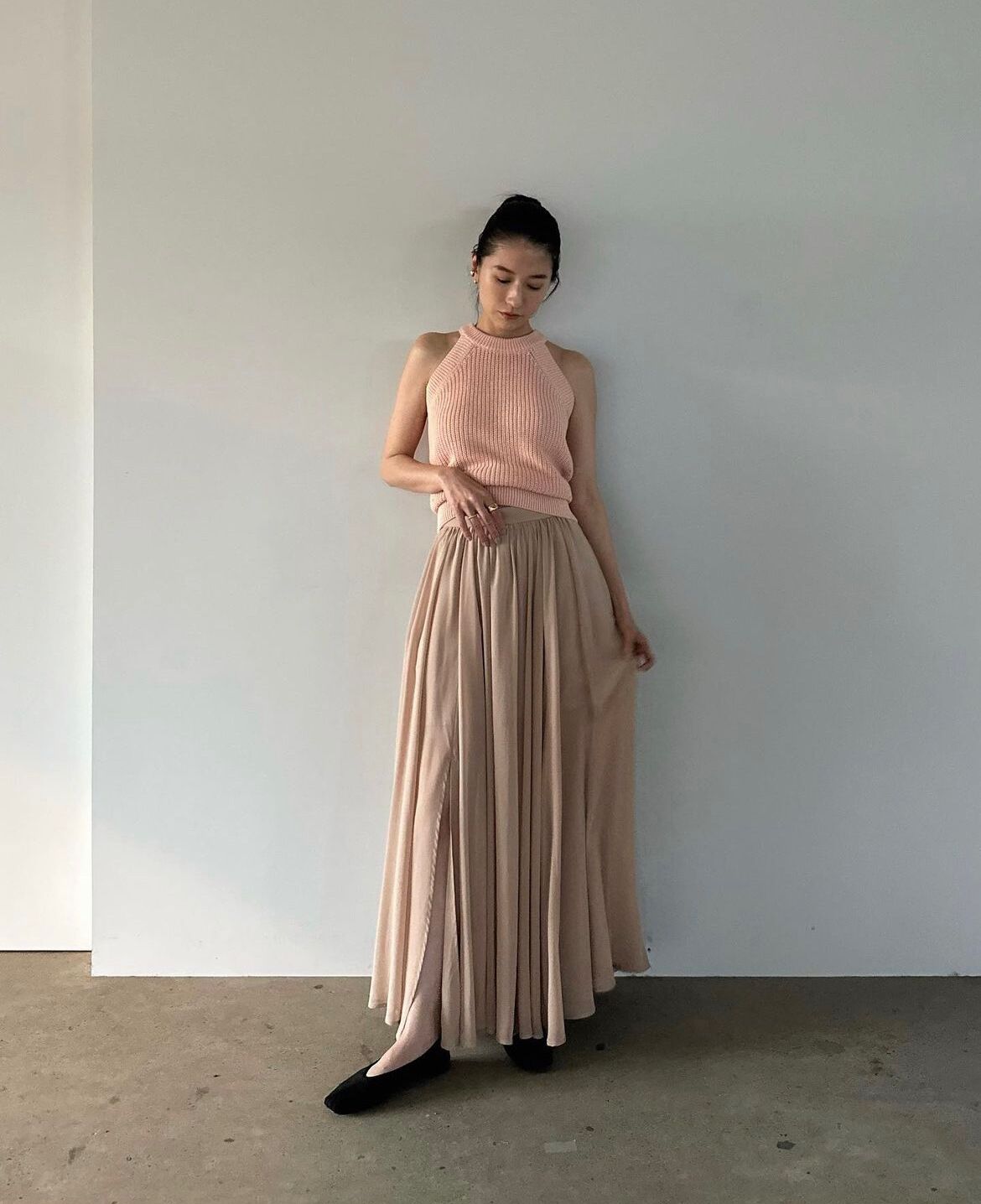 四五十岁女人，裙子尽量不穿包臀、不穿艳色，换成这些更优雅得体