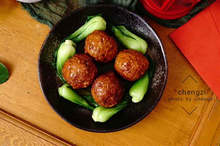 四喜丸子怎么做才有饭馆的味道,东北年夜饭16个硬菜四喜丸子