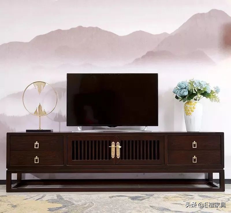 新中式电视柜两边放什么最好,新中式电视柜款式效果图