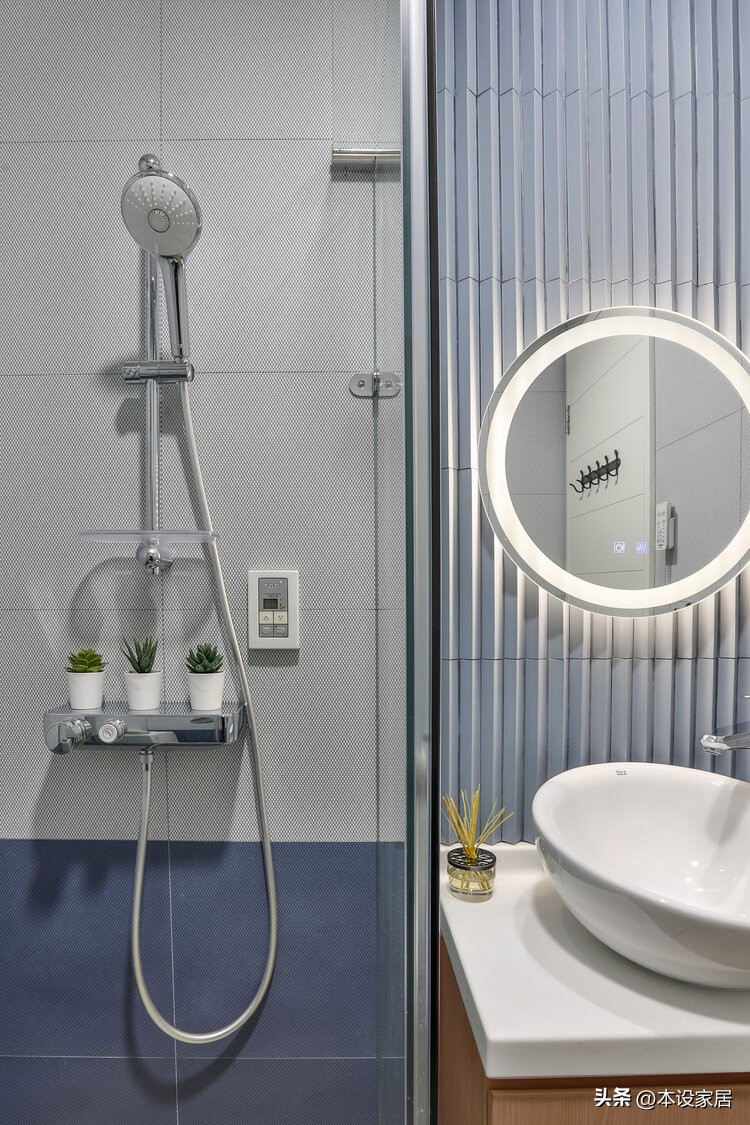 情侣在香港花800万买36平豪宅,28岁香港夫妻买下35m2蜗居