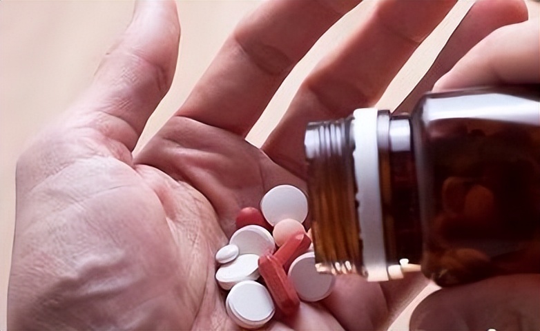 小面积白斑怎么复色,小面积白斑用什么药