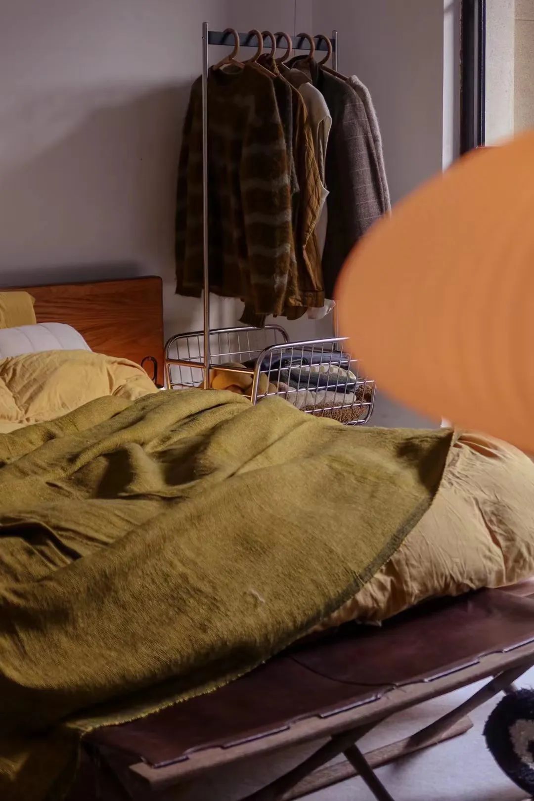 探访100个年轻人的家,居家办公如何克服父母的干扰