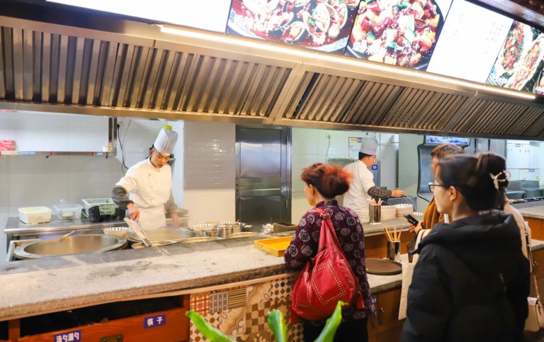 人气旺!大营路街道社区食堂飘出“惠民香”