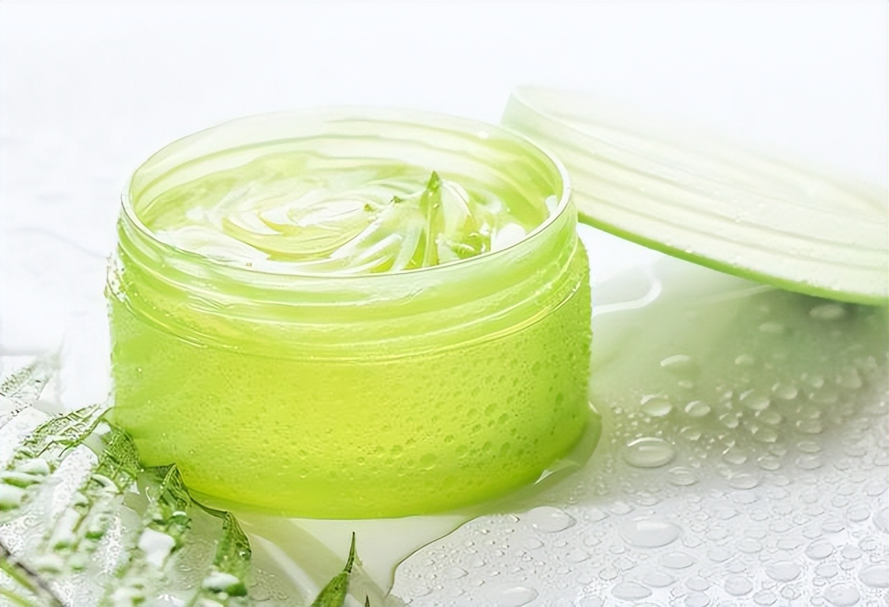 10块钱一瓶的芦荟胶可以用么,芦荟胶对青春期女孩皮肤的妙用