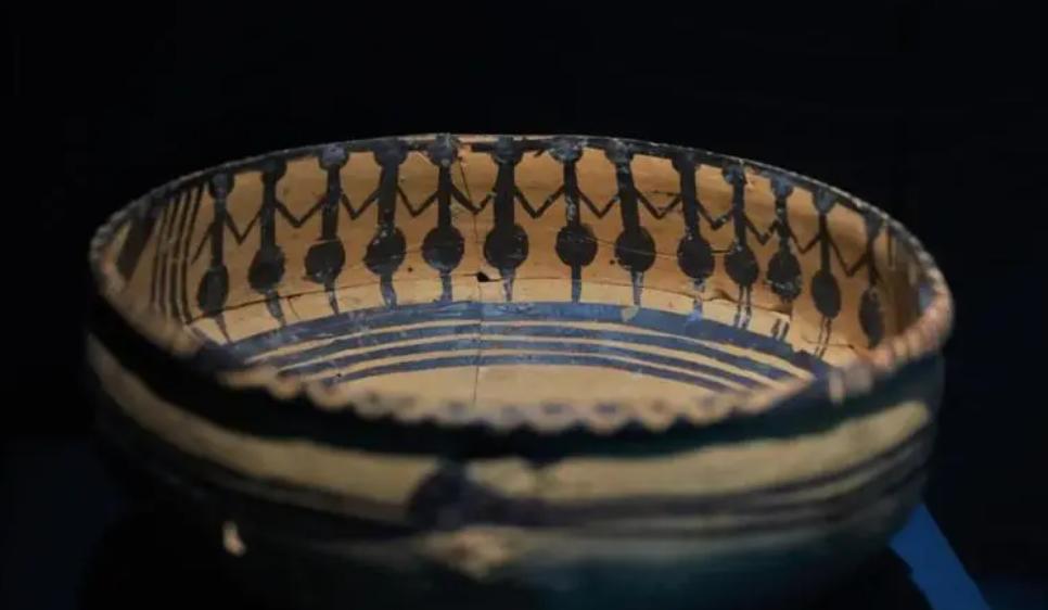 远古先民的欢歌乐舞，运用音乐图像学解读远古岩画的乐舞图象