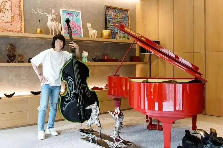 年龄小的嫁给年龄大明星,女人娶大明星要三思