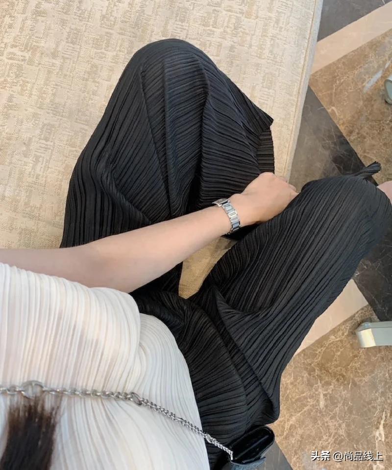 一个被褶皱服饰承包的夏天，【FBee菲必】永久褶皱，⁮不用熨烫