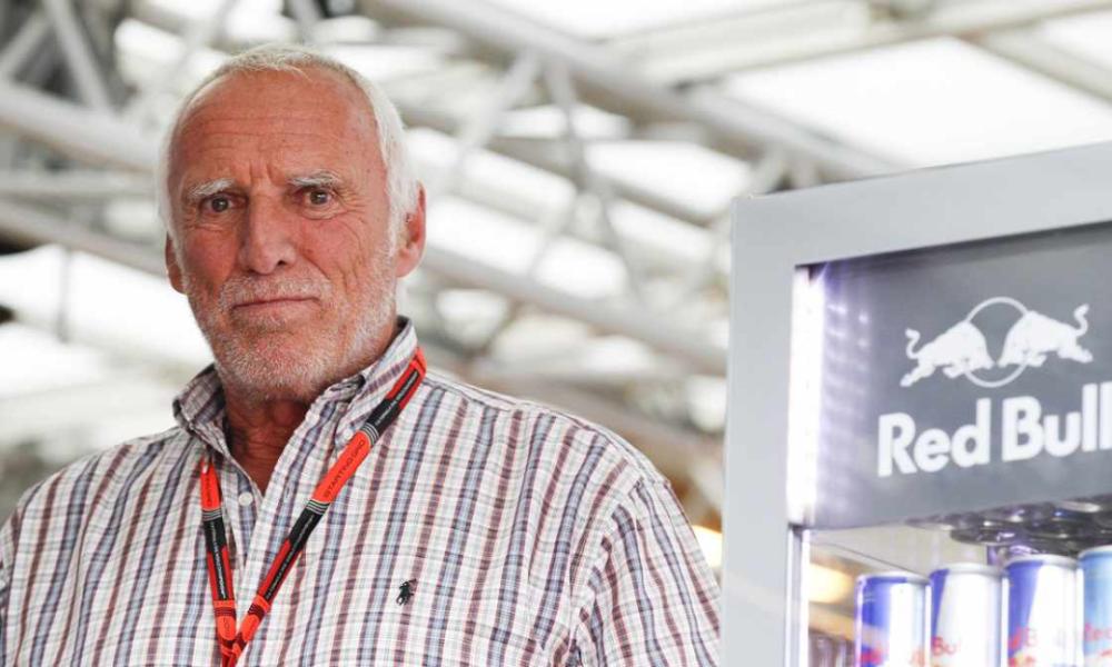 红牛之父年收入300亿,奥地利红牛创始人因病去世