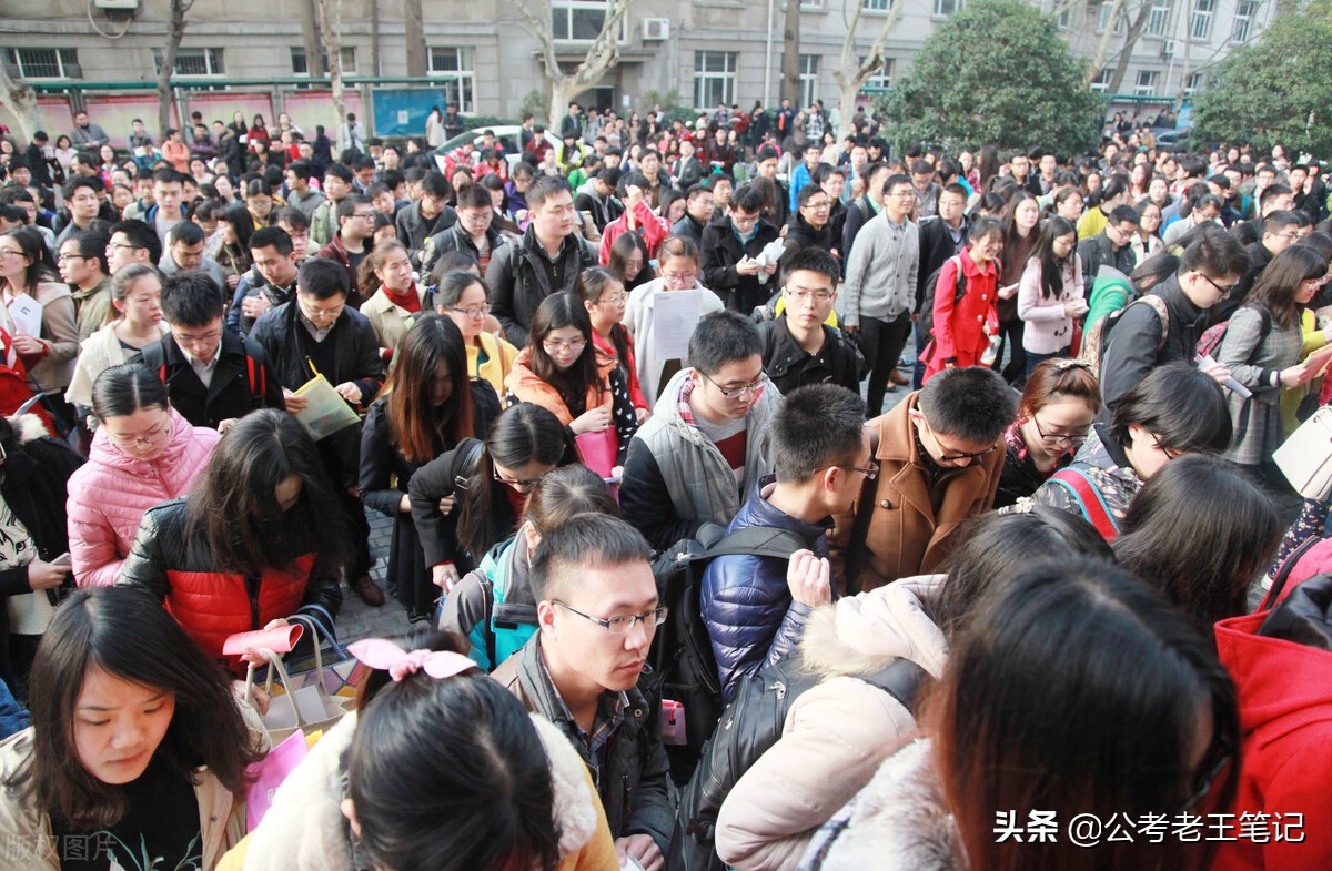 研究生选调生只有一次机会吗,研究生毕业去考选调生还是去国企