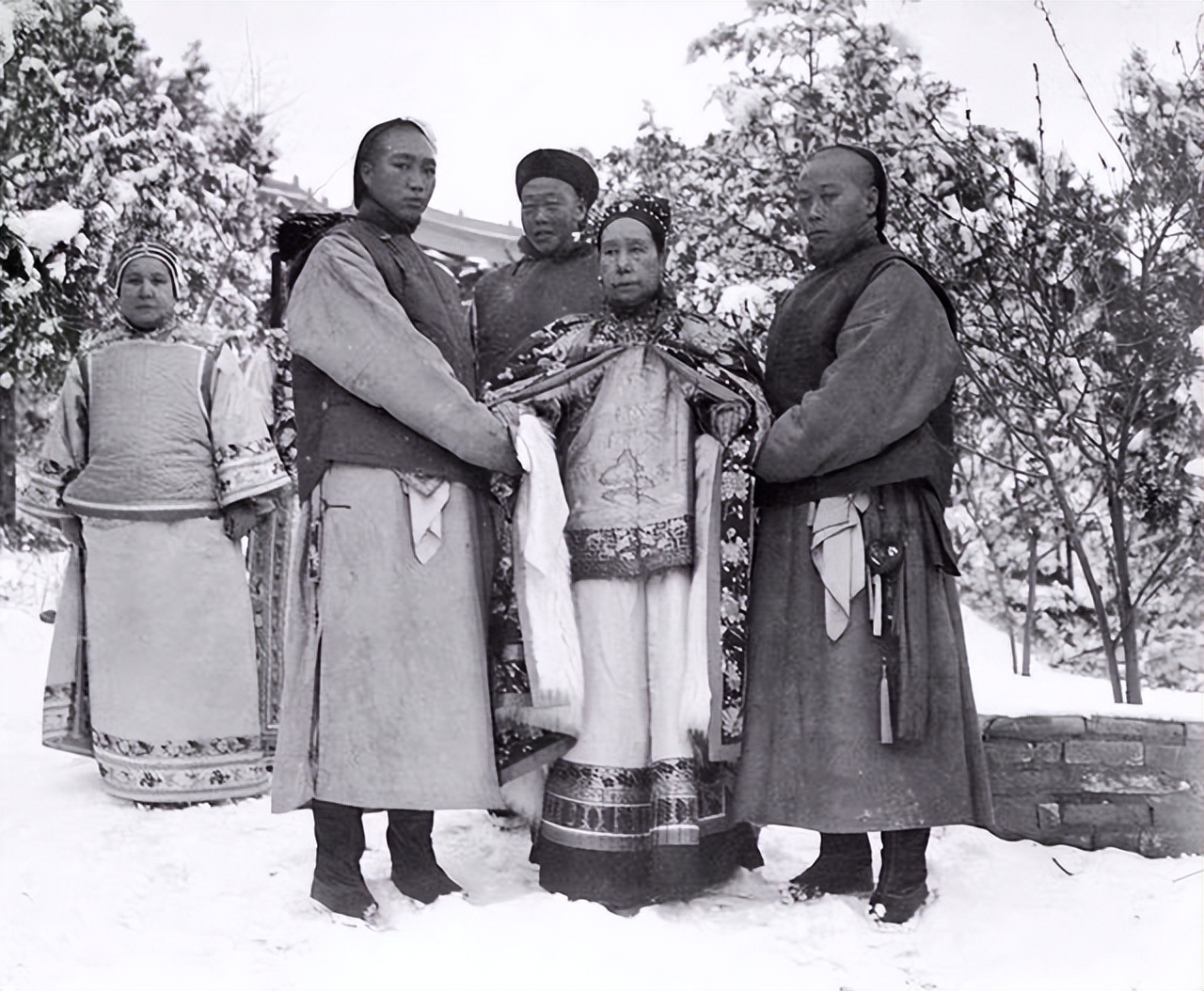 光绪帝临终前喊溥仪,光绪帝死前对溥仪说了两句话