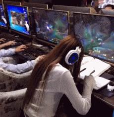 搞笑gif段子被你这个蠢货惊呆了,搞笑gif段子实在是猝不及防啊