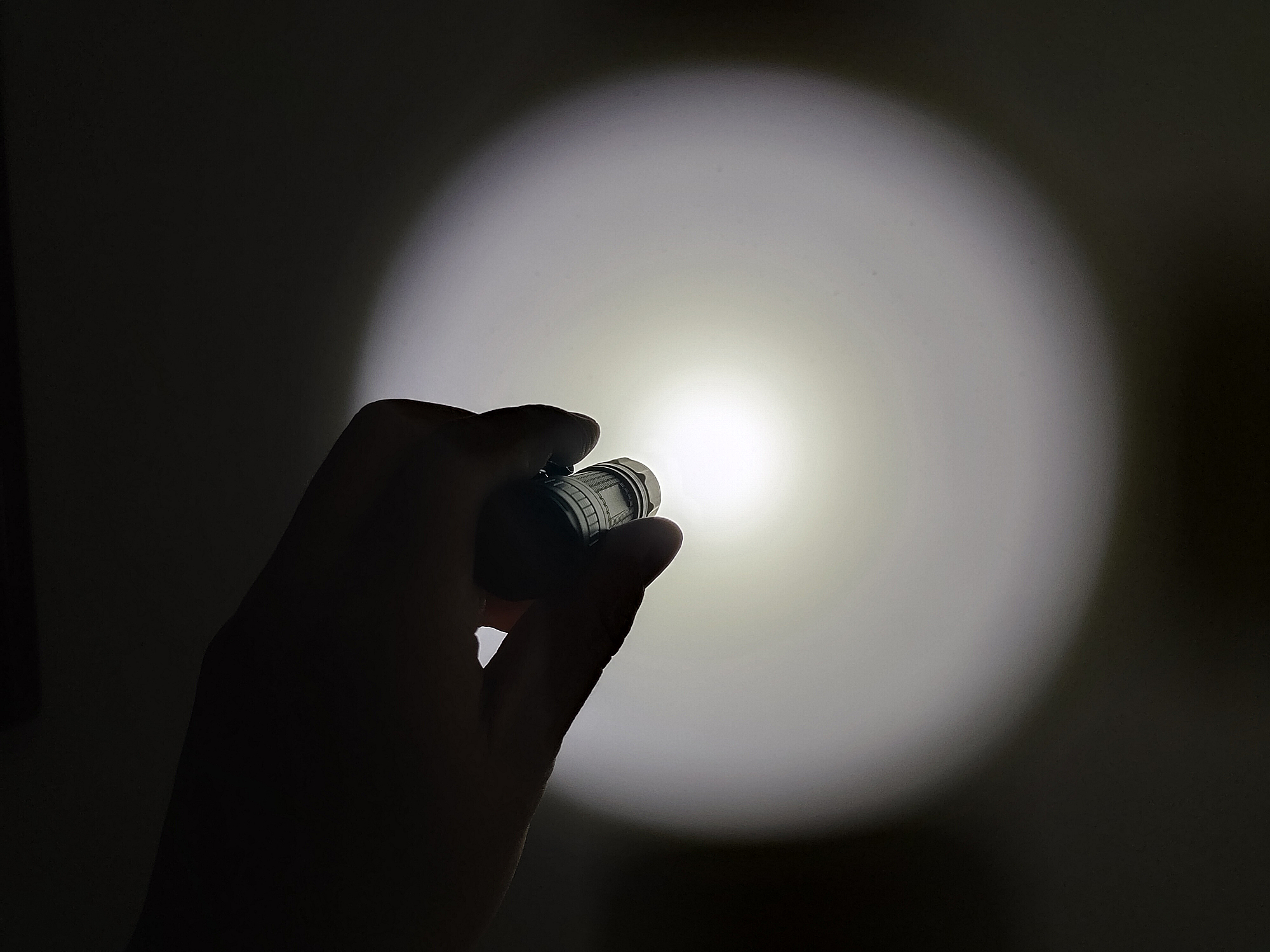 纳丽德51c手电,纳丽德手电e52c评测