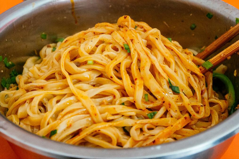 如何使手擀面劲道不断,如何擀面又薄又劲道