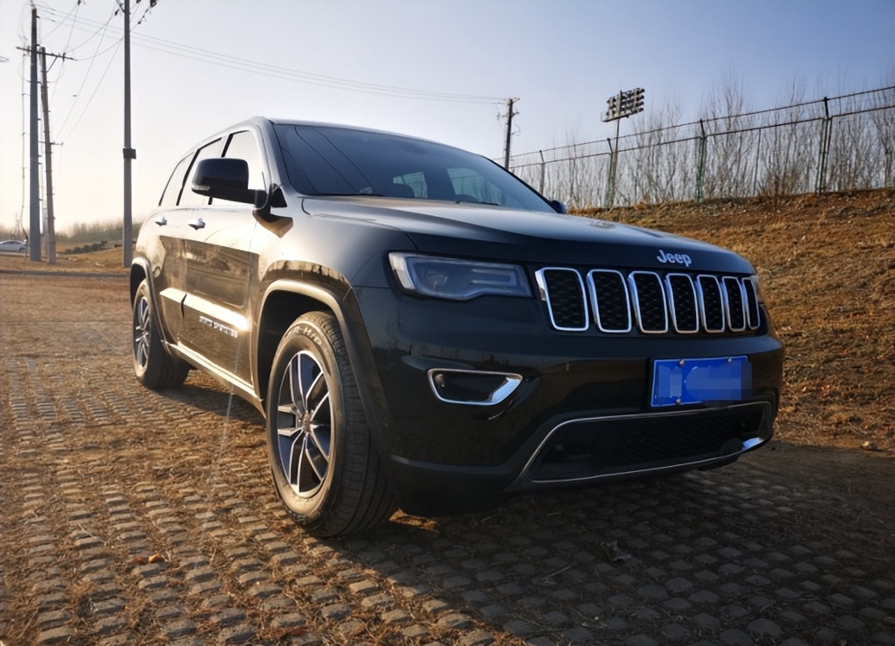 18年大切诺基3.6油耗豪华导航版,2015款大切诺基3.0旗舰版真实油耗