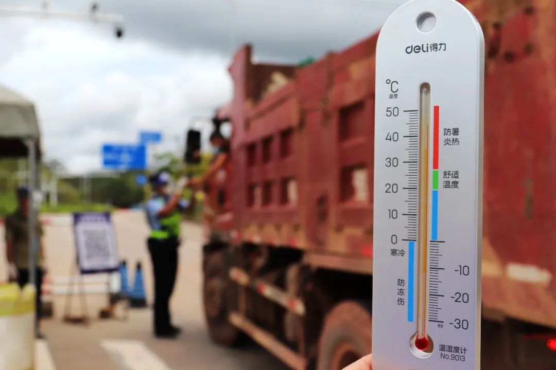 【致敬,高温下的坚守!】无惧“烤”验,广西公安坚守“疫”线