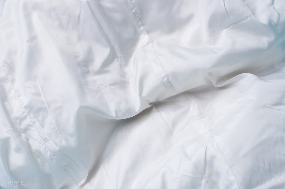 轻型羽绒服怎么清洗,胶状羽绒服怎么洗涤干净