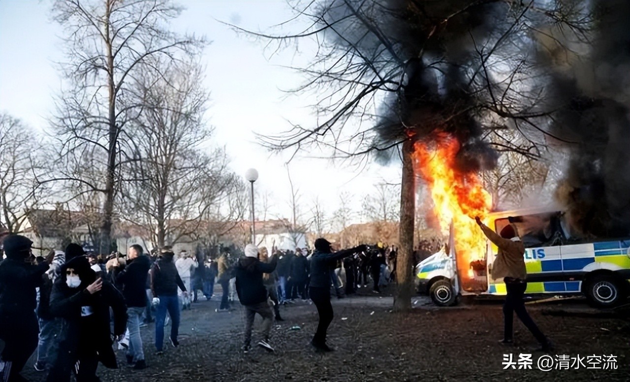 西方国家的所谓*权人**，不过是圣母婊的极度泛滥，最后必然被反噬