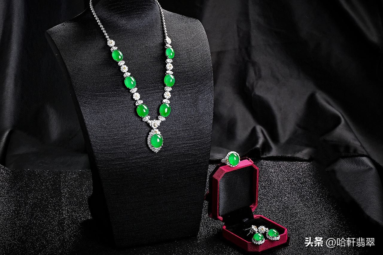 翡翠看水头好还是看颜色好,四会翡翠跟瑞丽翡翠不一样