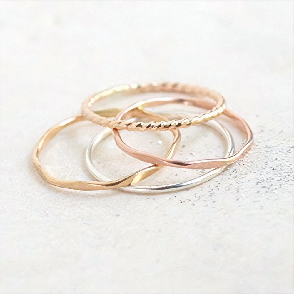 什么款式戒指日常戴比较方便,哪个款式的戒指戴着最舒服