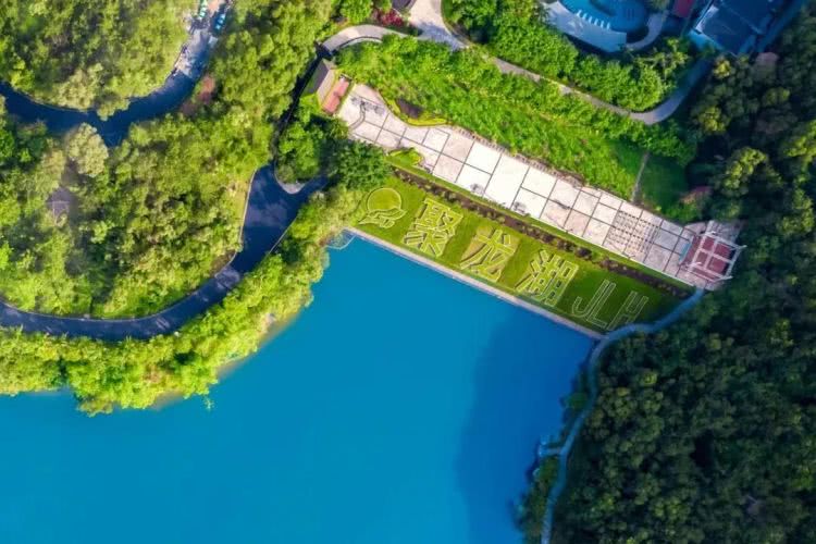 聚龙小镇：离城不离尘的心灵