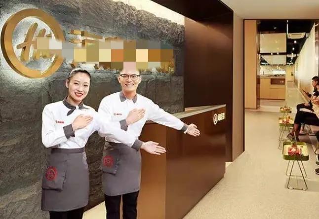 164年的狗不理包子，如今为何人不理，网友评论：贵还难吃