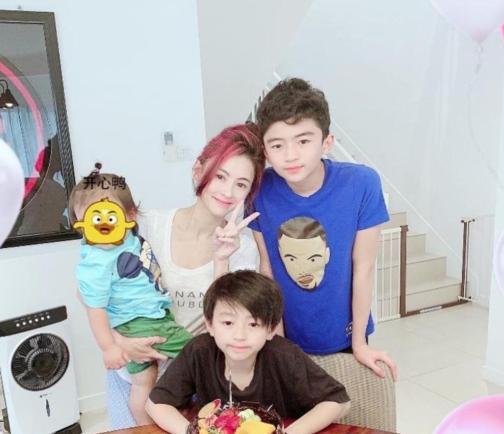 张柏芝被狗咬伤事件,张柏芝被狗咬伤满脸痛苦不断尖叫