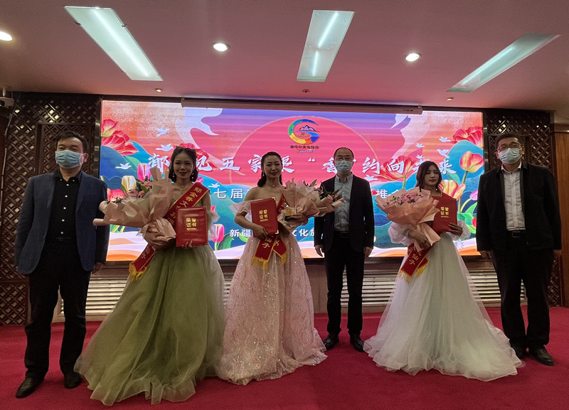 郁金香旅游节攻略,五家渠青格达湖郁金香免费吗