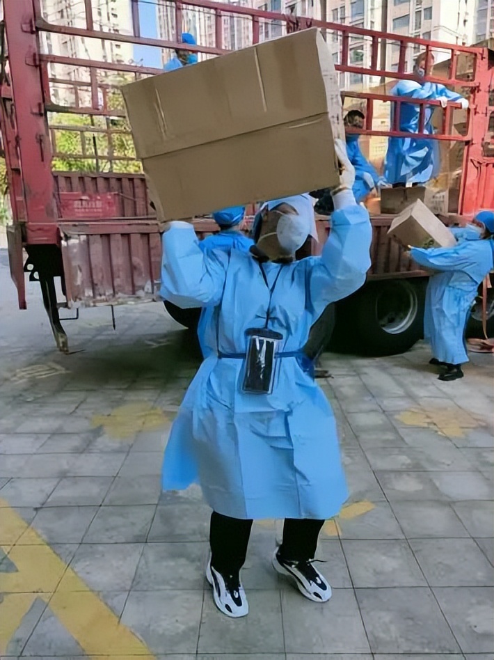 致敬鑫苑服务“摘星”人——昆山鑫都汇战疫先锋事迹