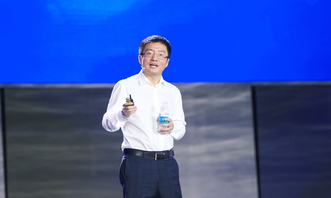 美团王兴20亿收购光年之外,正式进军ai，上铺兄弟王慧文只得一元