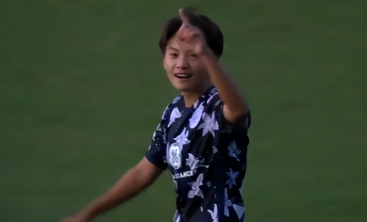 王霜超强个人集锦亚洲杯夺冠,全场最佳王霜打入第三次留洋首球