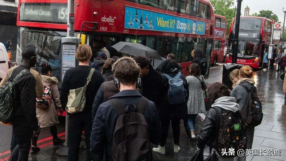 肯德基庆祝阿根廷夺冠,肯德基快闪酒吧