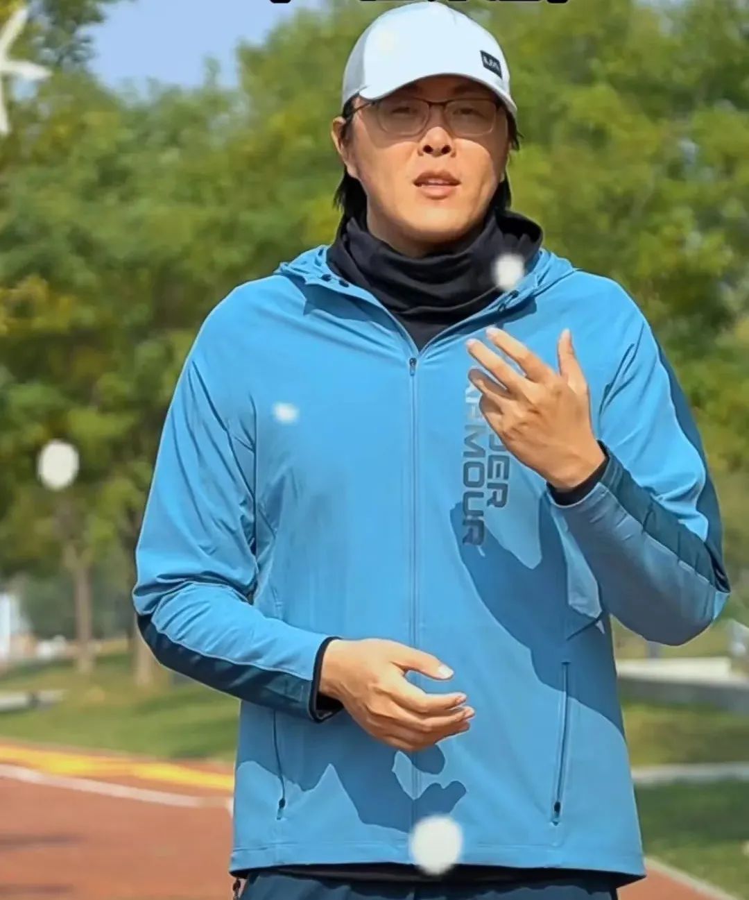 秋冬不穿棉服怎么搭配,秋冬跑步不喜欢穿紧身裤