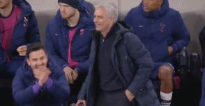 中国男足爆笑名场面亲吻,中国男足爆笑名场面握手