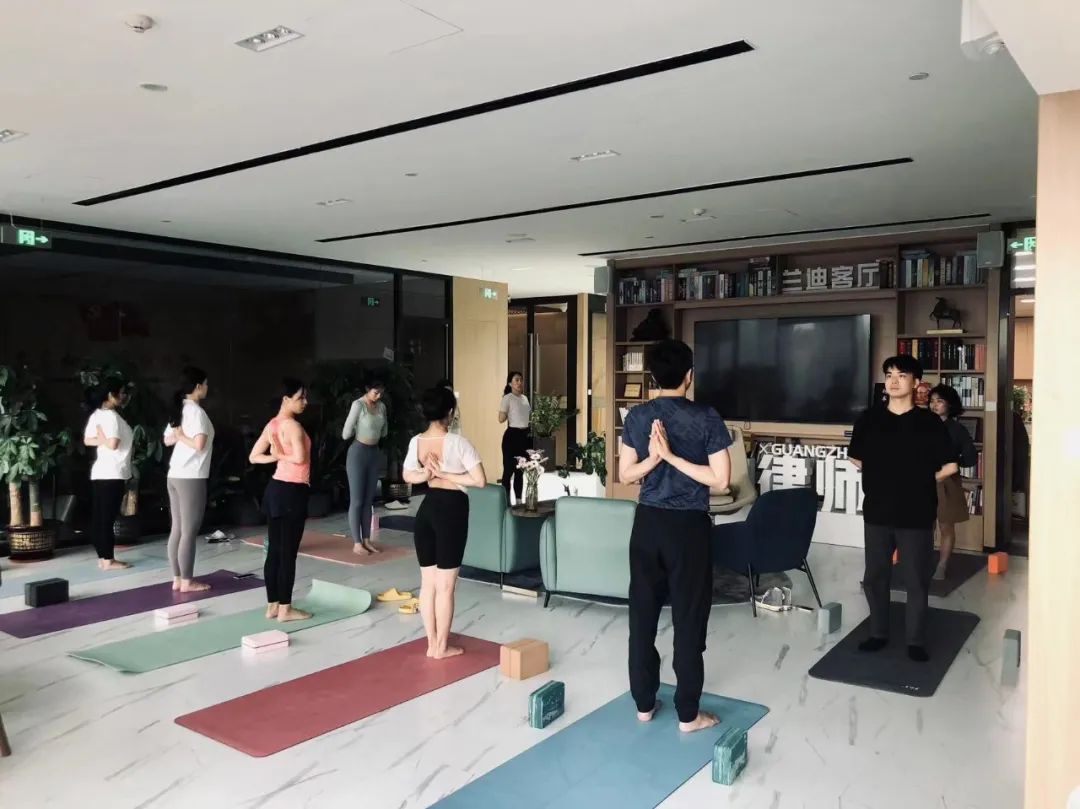 她一走，律所就封了……