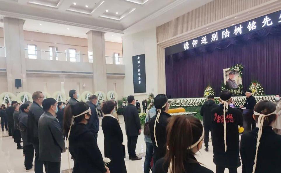 11月10日去世的人物,悲痛8天之内8位名人相继去世