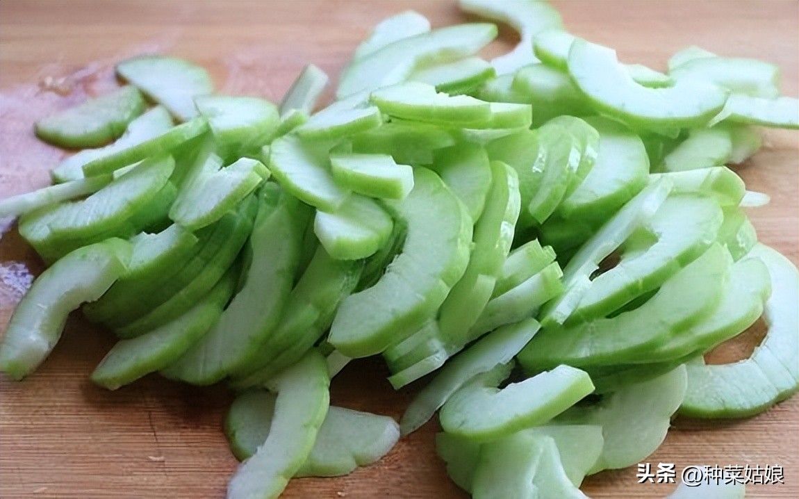 菜瓜怎么种植视频教程全集,露天菜瓜怎么整枝摘心打杈