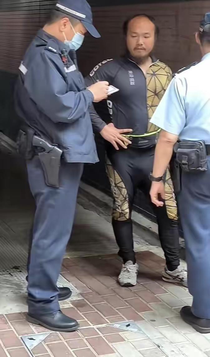 港媒：内地骑行网红自曝单车在香港被偷，港警正追缉一名涉案人员