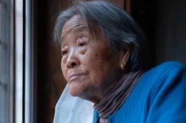 我走在前头，你们可咋办？70岁老人对95岁脑梗母亲和婆婆无奈哭诉