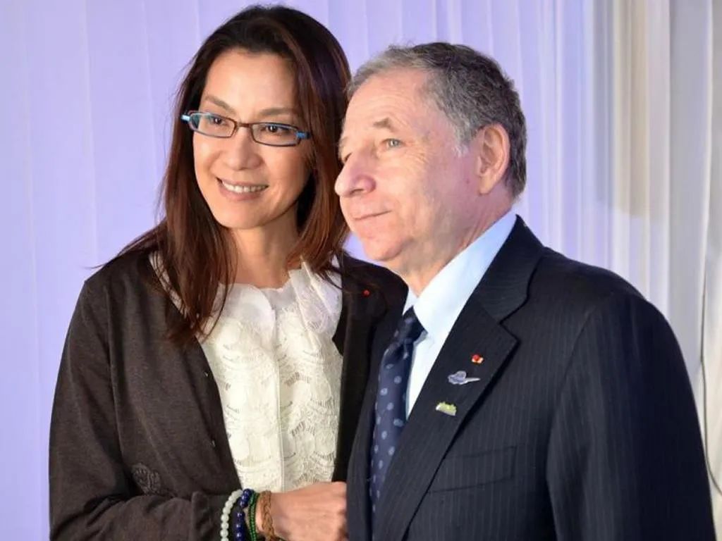 杨紫琼高定礼服闪耀戛纳红毯,杨紫琼携手老公亮相奥斯卡红毯