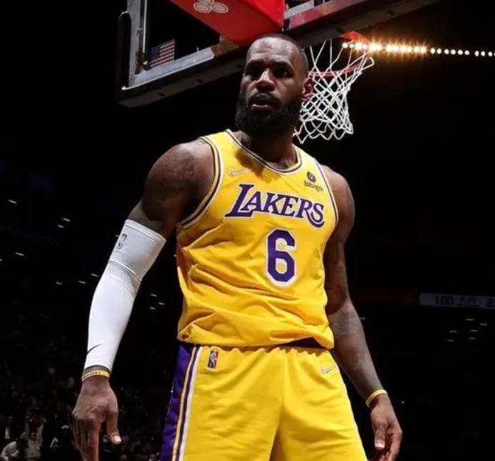 全球收入最高十大运动员排名,詹姆斯收入排行榜