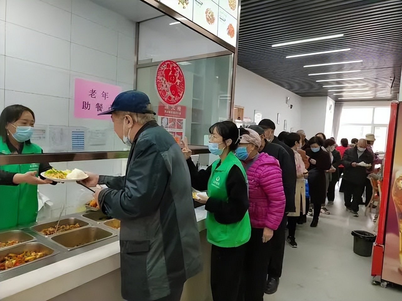 让老年人在家门口吃上暖心餐,让老年人在家门口享受便捷养老