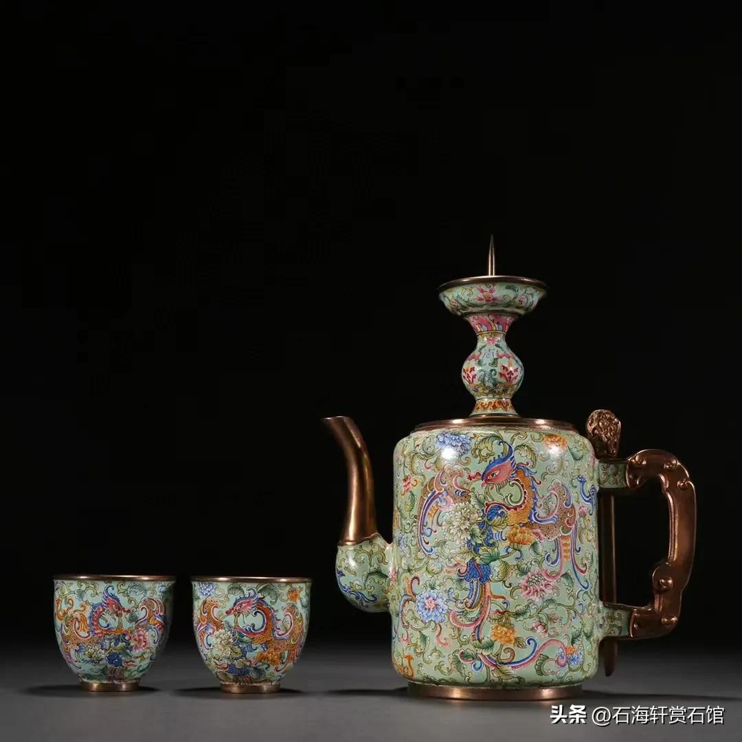 鎏金鹦鹉纹提梁银壶,铜胎画珐琅花鸟纹提梁壶