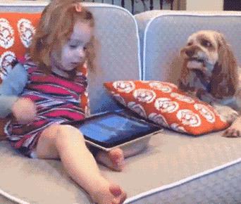 女朋友平胸是什么心理,女生平胸如何安慰