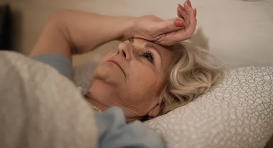 轻微脑梗有什么症状会经常头晕吗,脑梗一年后腿发软无力是什么症状