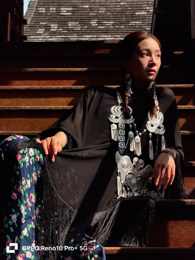 如何用手机拍出高级感人物照片,怎么用手机把人拍出高级感