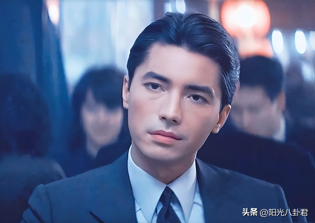 12位港星豪宅,定居内地的10位过气港星