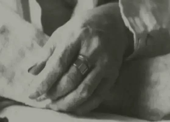 日本*女妓**玛丽，为等到心上人归来，78岁仍靠站街赚钱，受国人敬仰